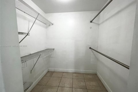 Copropriété à vendre à Miami, Floride: 1 chambre, 75.16 m2 № 2415615 - photo 10