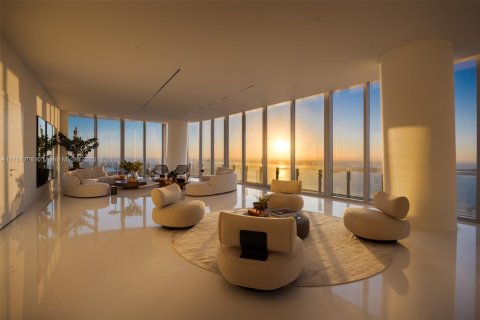 Condo in Miami, Florida, 5 bedrooms  № 1705100 - photo 19