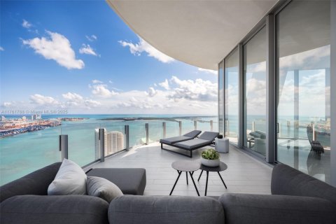 Condo in Miami, Florida, 5 bedrooms  № 1705100 - photo 16
