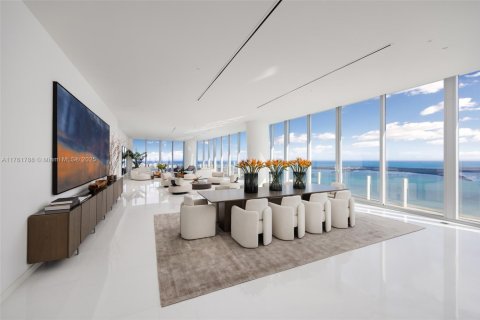 Condo in Miami, Florida, 5 bedrooms  № 1705100 - photo 7