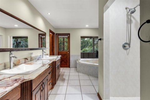 House in Homestead, Florida 3 bedrooms, 220.27 sq.m. № 1738815 - photo 12