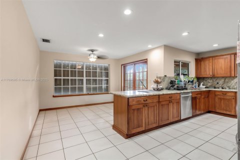 House in Homestead, Florida 3 bedrooms, 220.27 sq.m. № 1738815 - photo 8