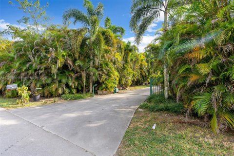 House in Homestead, Florida 3 bedrooms, 220.27 sq.m. № 1738815 - photo 21