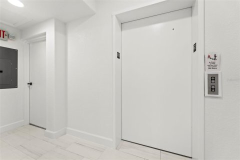 Copropriété à louer à Tierra Verde, Floride: 3 chambres, 233.18 m2 № 2419076 - photo 3