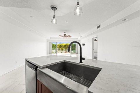 Copropriété à louer à Tierra Verde, Floride: 3 chambres, 233.18 m2 № 2419076 - photo 12