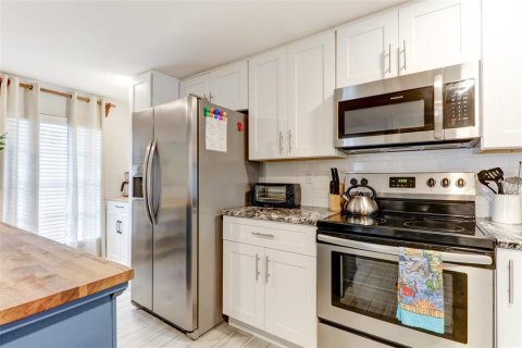 Villa ou maison à louer à Tampa, Floride: 2 chambres, 81.75 m2 № 2413792 - photo 14