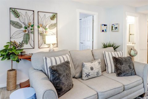 Villa ou maison à louer à Tampa, Floride: 2 chambres, 81.75 m2 № 2413792 - photo 9