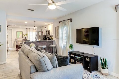Villa ou maison à louer à Tampa, Floride: 2 chambres, 81.75 m2 № 2413792 - photo 7