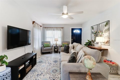 Villa ou maison à louer à Tampa, Floride: 2 chambres, 81.75 m2 № 2413792 - photo 11