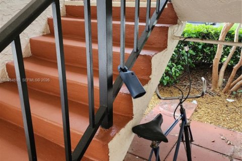 Copropriété à vendre à Pembroke Pines, Floride: 2 chambres, 108.7 m2 № 2047973 - photo 11