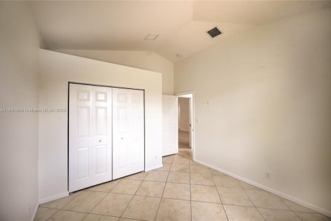 House in Boynton Beach, Florida 5 bedrooms, 226.59 sq.m. № 1728622 - photo 20