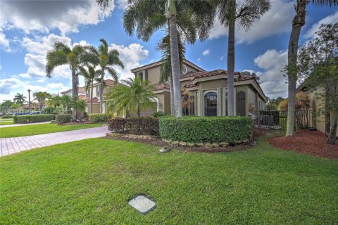 House in Boynton Beach, Florida 5 bedrooms, 226.59 sq.m. № 1728622 - photo 13