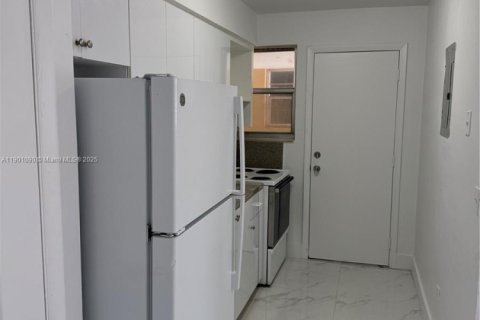 Apartment in Miami, Florida 2 bedrooms, 74.88 sq.m. № 1953150 - photo 2