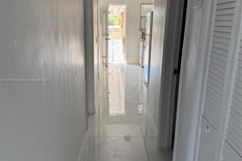 Apartment in Miami, Florida 2 bedrooms, 74.88 sq.m. № 1953150 - photo 7