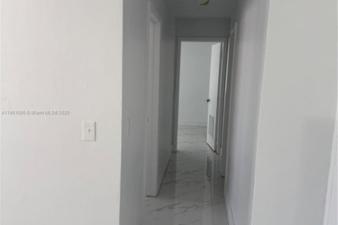 Apartment in Miami, Florida 2 bedrooms, 74.88 sq.m. № 1953150 - photo 3