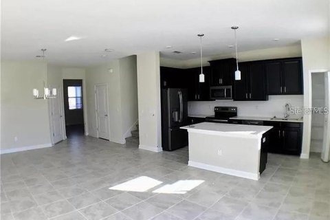 Touwnhouse à vendre à Kissimmee, Floride: 3 chambres, 155.52 m2 № 2123766 - photo 2