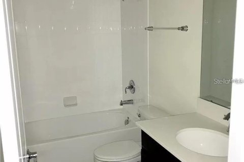 Touwnhouse à vendre à Kissimmee, Floride: 3 chambres, 155.52 m2 № 2123766 - photo 11