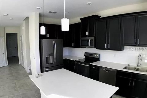 Touwnhouse à vendre à Kissimmee, Floride: 3 chambres, 155.52 m2 № 2123766 - photo 3