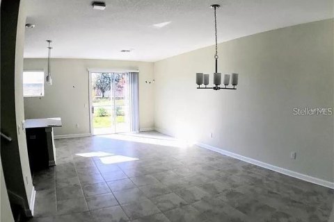 Touwnhouse à vendre à Kissimmee, Floride: 3 chambres, 155.52 m2 № 2123766 - photo 5
