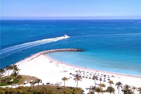 Copropriété à vendre à Bal Harbour, Floride: 2 chambres, 177.72 m2 № 2432300 - photo 2