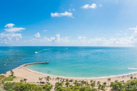 Copropriété à vendre à Bal Harbour, Floride: 2 chambres, 177.72 m2 № 2432300 - photo 17