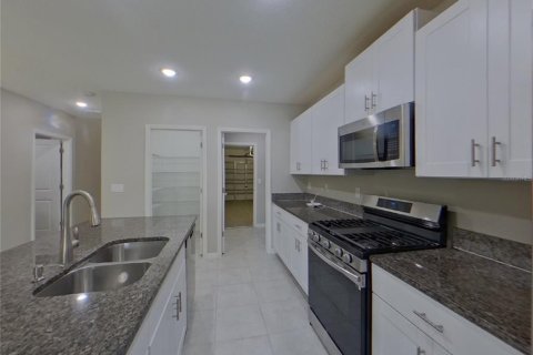 Casa en alquiler en Sun City Center, Florida, 5 dormitorios, 224.36 m2 № 1910991 - foto 4