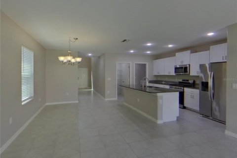 Casa en alquiler en Sun City Center, Florida, 5 dormitorios, 224.36 m2 № 1910991 - foto 3