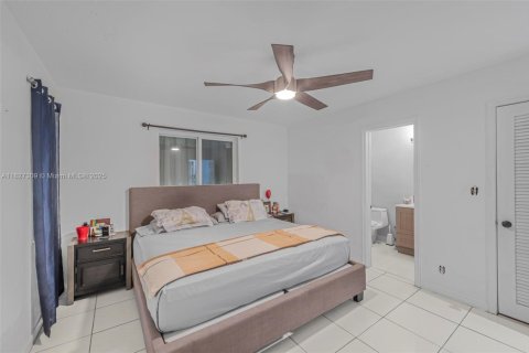 House in Miami, Florida 3 bedrooms, 152.36 sq.m. № 1798909 - photo 17