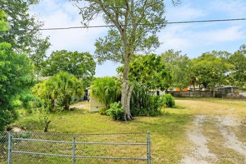 House in Tampa, Florida 2 bedrooms, 102.75 sq.m. № 2288099