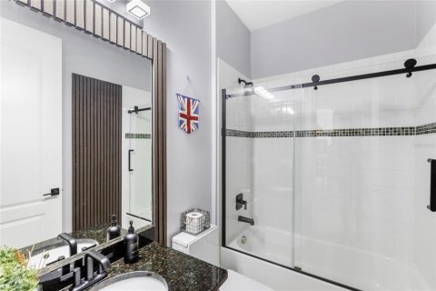 House in Orlando, Florida 6 bedrooms, 428.74 sq.m. № 1829979 - photo 28