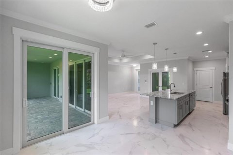 House in Port Charlotte, Florida 3 bedrooms, 156.82 sq.m. № 1803080 - photo 22