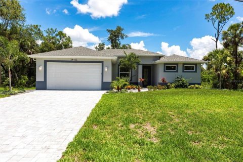 House in Port Charlotte, Florida 3 bedrooms, 156.82 sq.m. № 1803080 - photo 1