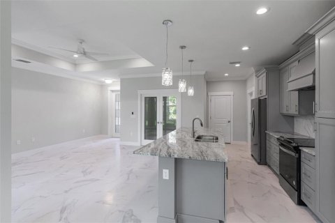 House in Port Charlotte, Florida 3 bedrooms, 156.82 sq.m. № 1803080 - photo 23