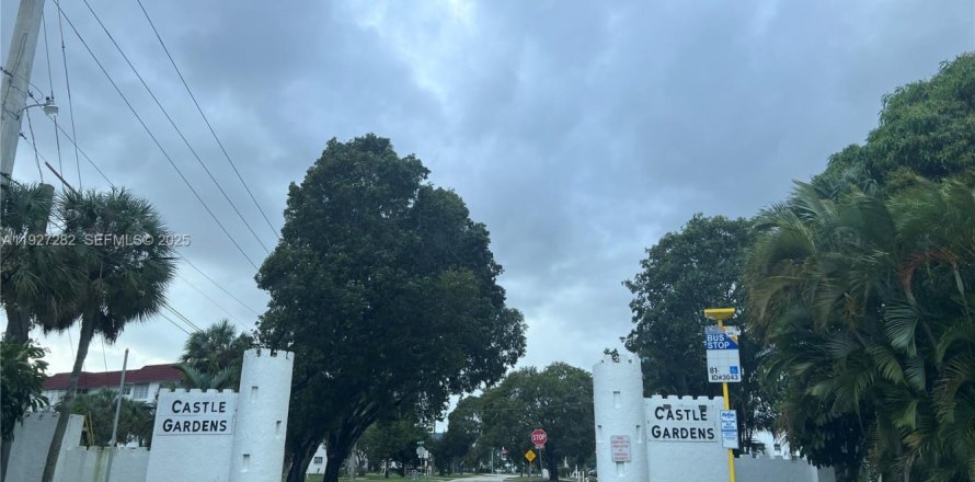 Condo in Lauderhill, Florida, 1 bedroom  № 2035433