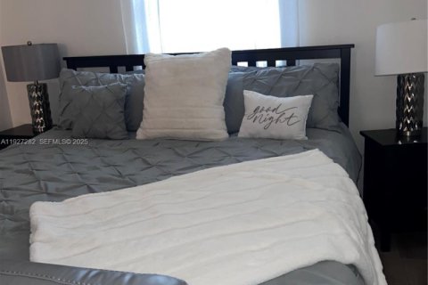 Condo in Lauderhill, Florida, 1 bedroom  № 2035433 - photo 9