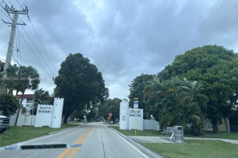 Condo in Lauderhill, Florida, 1 bedroom  № 2035433 - photo 4