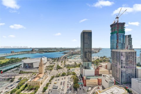 Купить кондоминиум в Майами, Флорида 2 спальни, 77.57м2, № 2060506 - фото 18