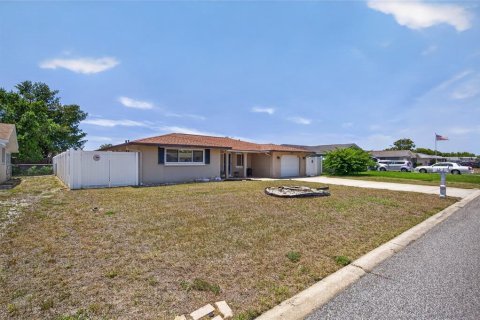 Villa ou maison à vendre à Port Richey, Floride: 2 chambres, 119.01 m2 № 2204440 - photo 4