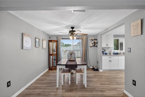 Villa ou maison à vendre à Port Richey, Floride: 2 chambres, 119.01 m2 № 2204440 - photo 14