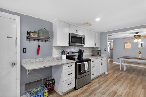 Villa ou maison à vendre à Port Richey, Floride: 2 chambres, 119.01 m2 № 2204440 - photo 12