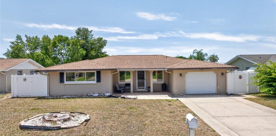 Villa ou maison à Port Richey, Floride 2 chambres, 119.01 m2 № 2204440