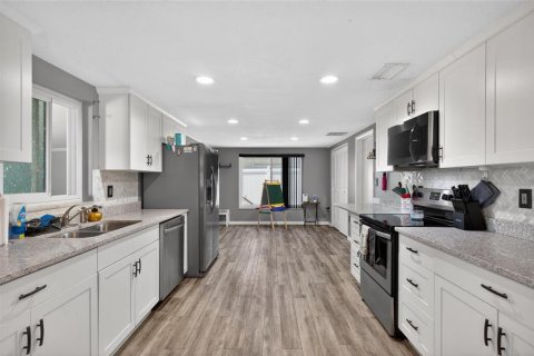 Villa ou maison à vendre à Port Richey, Floride: 2 chambres, 119.01 m2 № 2204440 - photo 10