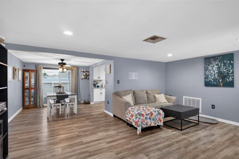 Villa ou maison à vendre à Port Richey, Floride: 2 chambres, 119.01 m2 № 2204440 - photo 6