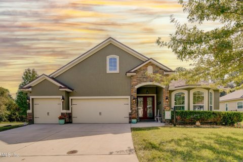 House in Green Cove Springs, Florida 5 bedrooms, 309.09 sq.m. № 817827 - photo 1