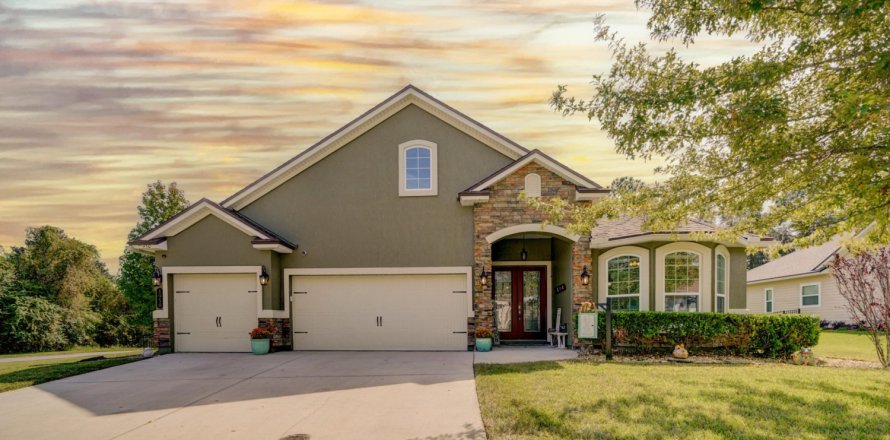 House in Green Cove Springs, Florida 5 bedrooms, 309.09 sq.m. № 817827