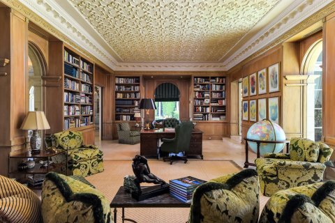 House in Palm Beach, Florida 7 bedrooms, 1328.69 sq.m. № 2187356 - photo 7