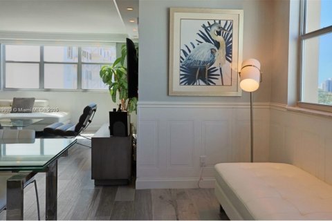Condominio en venta en Hallandale Beach, Florida, 2 dormitorios, 122.17 m2 № 1979565 - foto 6