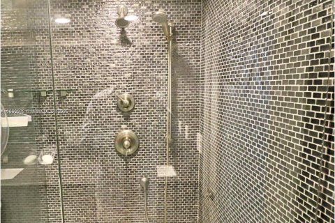 Condominio en venta en Hallandale Beach, Florida, 2 dormitorios, 122.17 m2 № 1979565 - foto 15