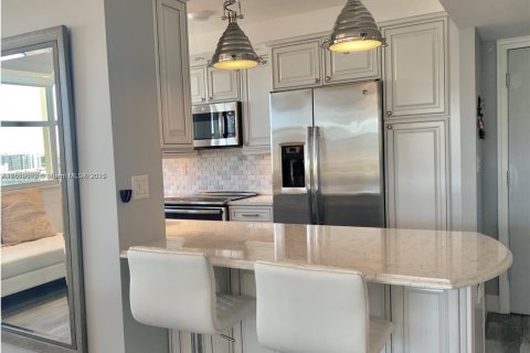 Condominio en venta en Hallandale Beach, Florida, 2 dormitorios, 122.17 m2 № 1979565 - foto 26