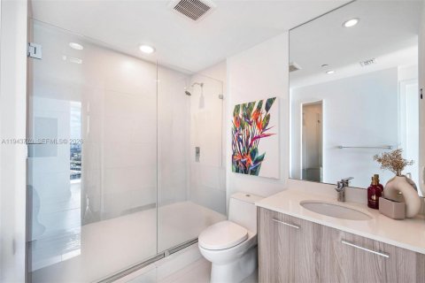 Купить кондоминиум в Майами, Флорида 2 спальни, 87.7м2, № 2062093 - фото 17